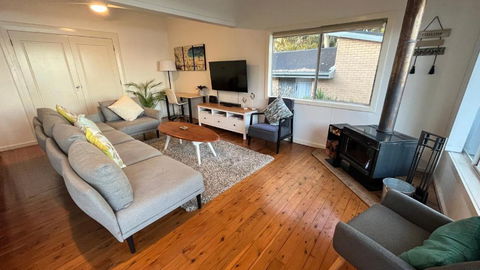 Absolute Lakefront House - Enjoy The Sunrise - Palm Beach Accommodation 3