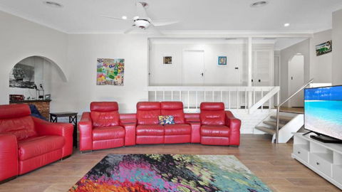 Absolute River Front House - Palm Beach Accommodation 2