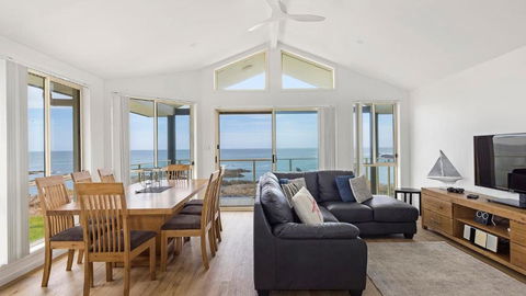 Absolute Waterfront Anna Bay - Palm Beach Accommodation 0