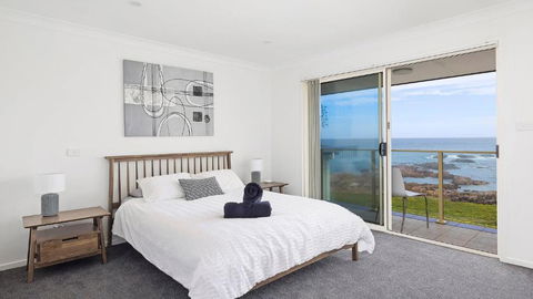 Absolute Waterfront Anna Bay - Palm Beach Accommodation 1
