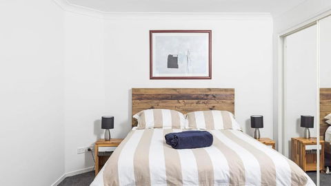 Absolute Waterfront Anna Bay - Palm Beach Accommodation 3