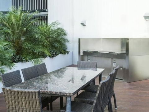 Absolute Waterfront Apartment - Palm Beach Accommodation 1
