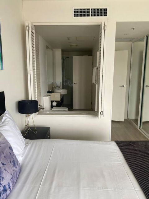 Absolute Waterfront Apartment - Palm Beach Accommodation 3