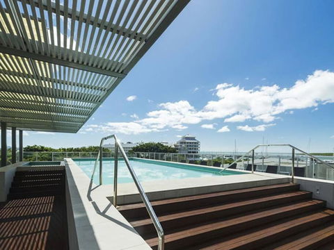 Absolute Waterfront Apartment - Palm Beach Accommodation 4