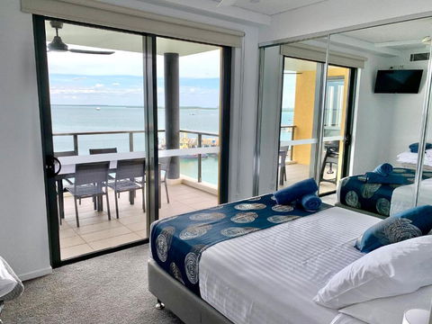 Absolute Waterfront - Tropical Oasis Over The Water - Palm Beach Accommodation 4