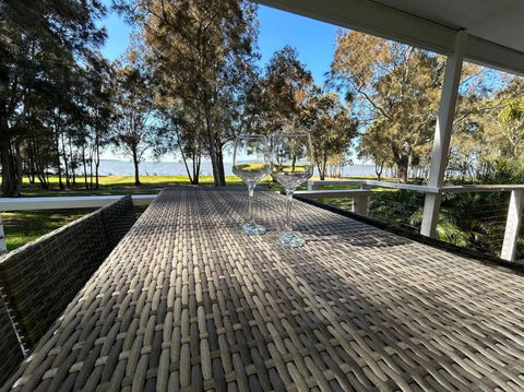 Absolutely Lakeside House, Quiet And Peace - Palm Beach Accommodation 0
