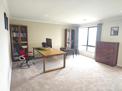Absolutely Stunning - Bayside Point Cook 5BR Home - Palm Beach Accommodation 4