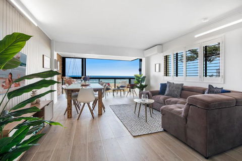 Absolutly Beachfront Surfers Paradise, Pure Shores! - Palm Beach Accommodation 1