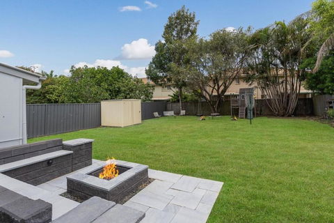 Acacia Ridge Cottage - Palm Beach Accommodation 0