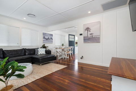 Acacia Ridge Cottage - Palm Beach Accommodation 1