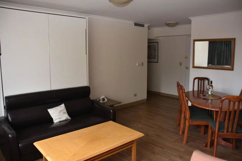 Accommodation Sydney: Hyde Park View 2 Bedroom 1 Bathroom Pet Friendly Apartment - Palm Beach Accommodation 2