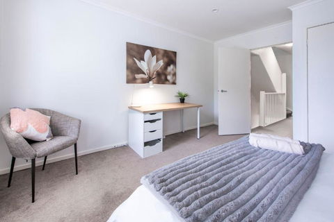 Ace Your Stay - Pool, Gym & Tennis In One Place! - Palm Beach Accommodation 3