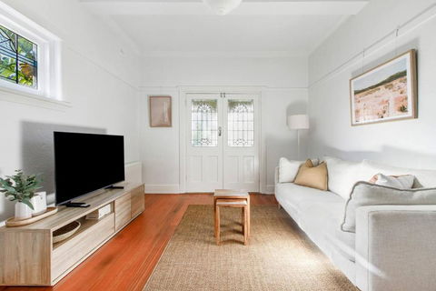 Acland Art Deco - Coastal Chic By St Kilda Beach - Palm Beach Accommodation 0