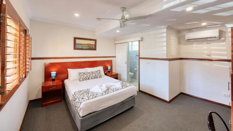 Across Country Motor Inn & Cottages - Palm Beach Accommodation 3