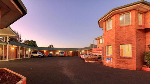 Across Country Motor Inn & Cottages - Palm Beach Accommodation 0