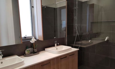 ADAGIO - Palm Beach Accommodation 4