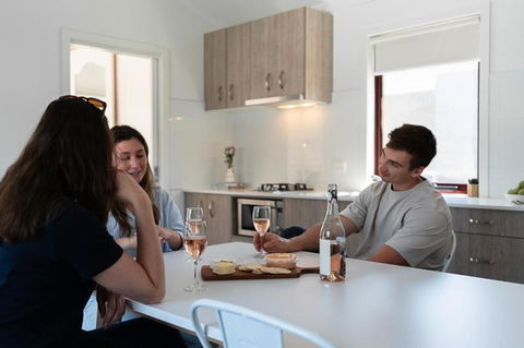 Adelaide Caravan Park - Aspen Holiday Parks - Palm Beach Accommodation 3
