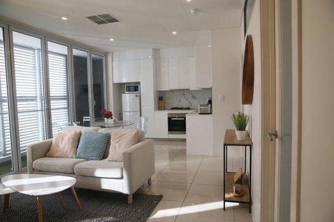 Adelaide CBD Bluebird Apartment - Palm Beach Accommodation 2