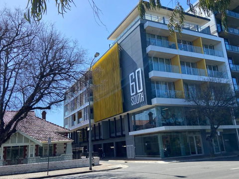 Adelaide CBD Bluebird Apartment - Palm Beach Accommodation 0