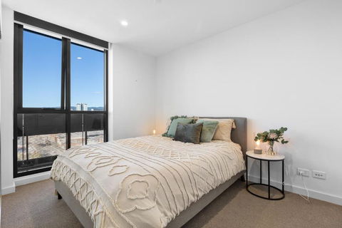 Adelaide City Oasis: Parking, Pool, Gym, Cinema, Inc. - Palm Beach Accommodation 0