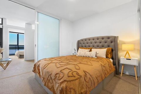 Adelaide City Oasis: Parking, Pool, Gym, Cinema, Inc. - Palm Beach Accommodation 1