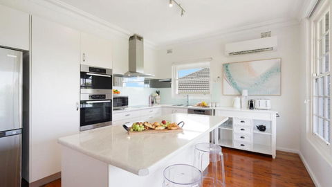 Adelong - Palm Beach Accommodation 1