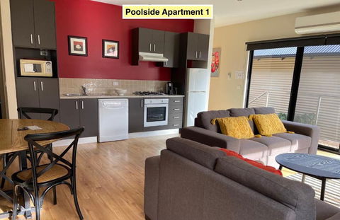 Adelphi Apartments 1 Or 1A - Palm Beach Accommodation 2