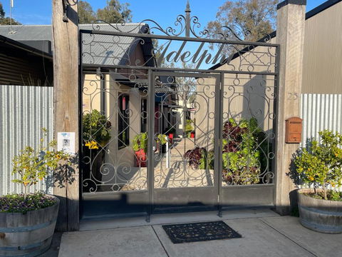 Adelphi Apartments 1 Or 1A - Palm Beach Accommodation 1
