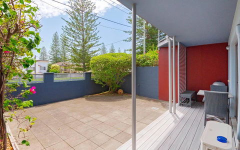 Adrift Apartments - Palm Beach Accommodation 1