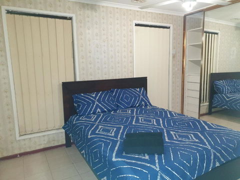 Affordable And Easy Access To Everything - Palm Beach Accommodation 2