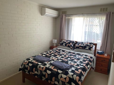 Affordable Inglewood Apartment+Pool - Palm Beach Accommodation 1