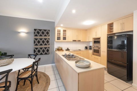 Afternoon Delight - Palm Beach Accommodation 2