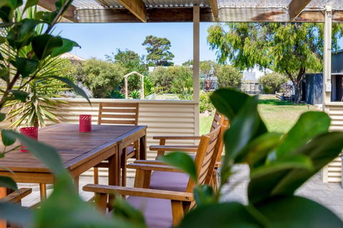 Agnes Cottage Bed & Breakfast - Palm Beach Accommodation 4