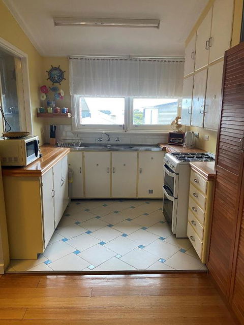 Ahoy Family Beach Escape - Palm Beach Accommodation 3