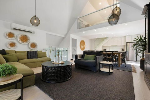 A Perfect Stay - Arya - Palm Beach Accommodation 3