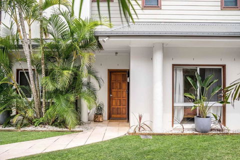 A Perfect Stay - Baby Blue - Palm Beach Accommodation 0
