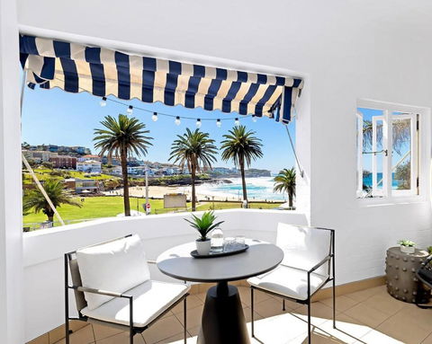Absolute Seafront Bronte - Palm Beach Accommodation 1