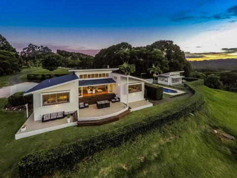 A Perfect Stay - Byrons Brae - Palm Beach Accommodation 1