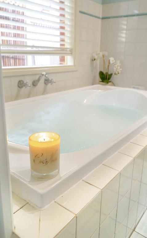 Adelaide Style Accommodation - City To Beach - Free WIFI - Free 3 Car Parking - Great Location - Palm Beach Accommodation 2