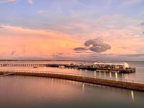 Absolute Waterfront - Tropical Sunrise Apartment Over The Water - Palm Beach Accommodation 0