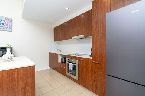Absolutely Spacious APT Unit Between ANU And City - Palm Beach Accommodation 4