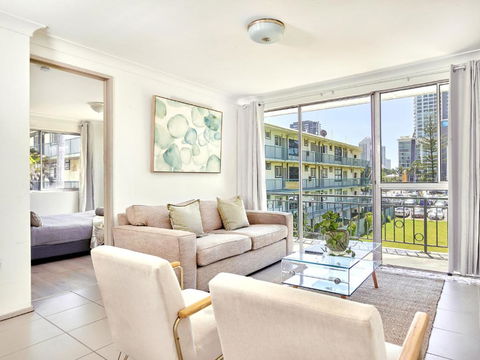 Affordable Accommodation In The Heart Of Surfers Paradise - Palm Beach Accommodation 0