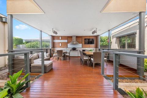 A Rye Retreat - An Entertainers Delight - Palm Beach Accommodation 1