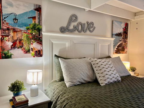 Affordable Luxury Room - Palm Beach Accommodation 2
