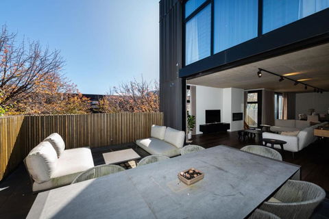 Accommodate Canberra - Waygoose 1 - Palm Beach Accommodation 2