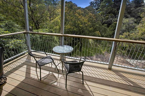 A Wood Haven - Palm Beach Accommodation 3