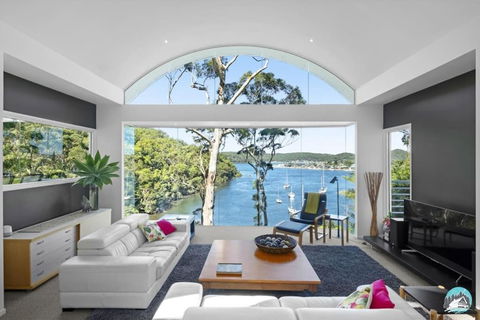Aircabin - Daleys Point - Waterfront Retreat House - Palm Beach Accommodation 2