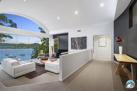 Aircabin - Daleys Point - Waterfront Retreat House - Palm Beach Accommodation 4