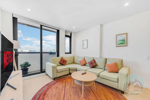 Aircabin - Gladesville - Modern Stylish 1 Bed Apt - Palm Beach Accommodation 0