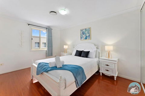 Aircabin - Seven Hills - Lovely - 3 Beds Townhouse - Palm Beach Accommodation 1